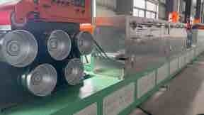 Bon prix Machine automatique de fabrication de bandes de PET, ligne d'extrusion à vis unique en ligne