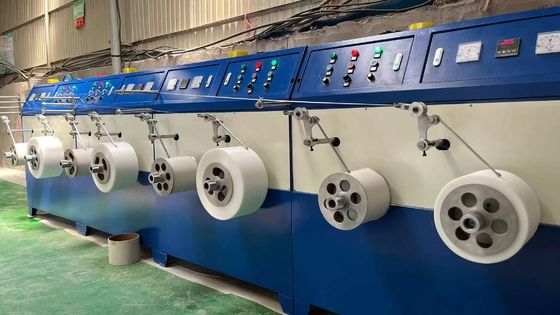 Bon prix Bobineuse de cerclage PP contrôlée par automate programmable pour un fonctionnement de ligne de production fluide et rapide en ligne